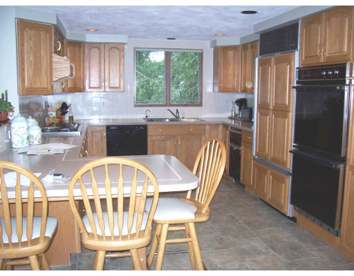 11 Cormier Road Burlington, MA 01803 - Photo 5 of 14 Gallery Image 5