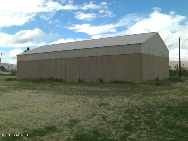 13907 Fisk Road Yakima, WA 98908 - Photo 3 of 55 30 X 60 Shop