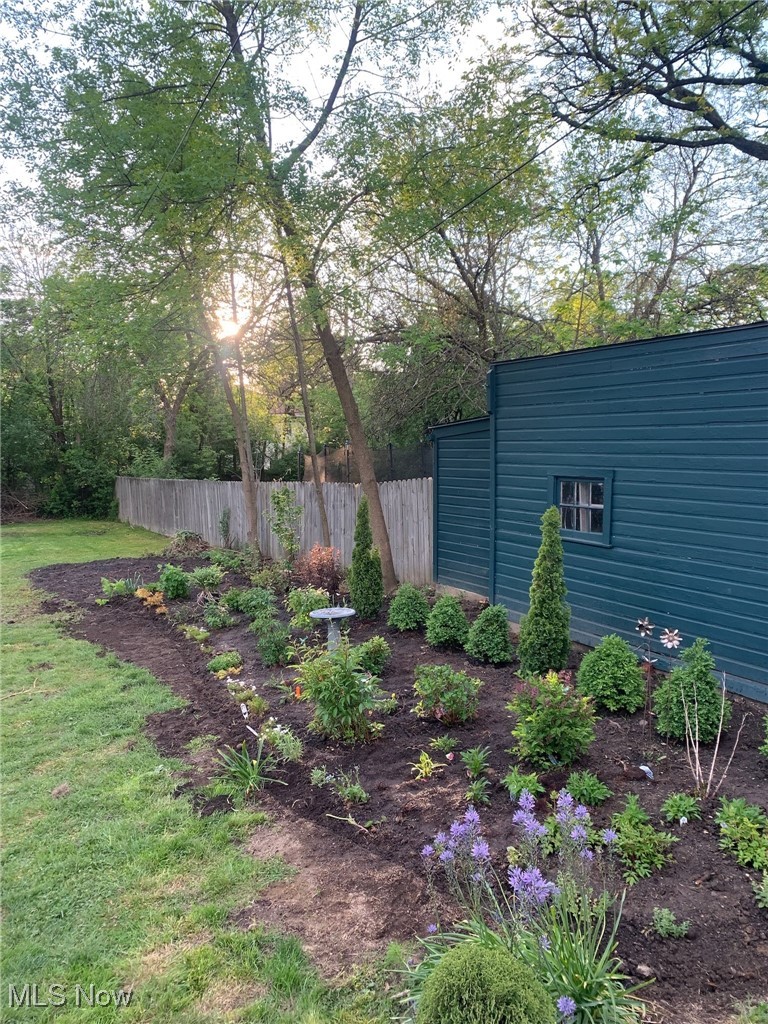 2542 Queenston Road Cleveland, OH 44118 - Photo 35 of 36 Back garden beds during the summer