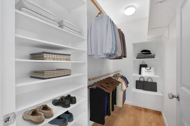 $395,900 | 426 Neal Drive, Bluff City, TN 37618