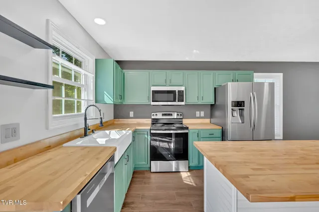 $395,900 | 426 Neal Drive, Bluff City, TN 37618