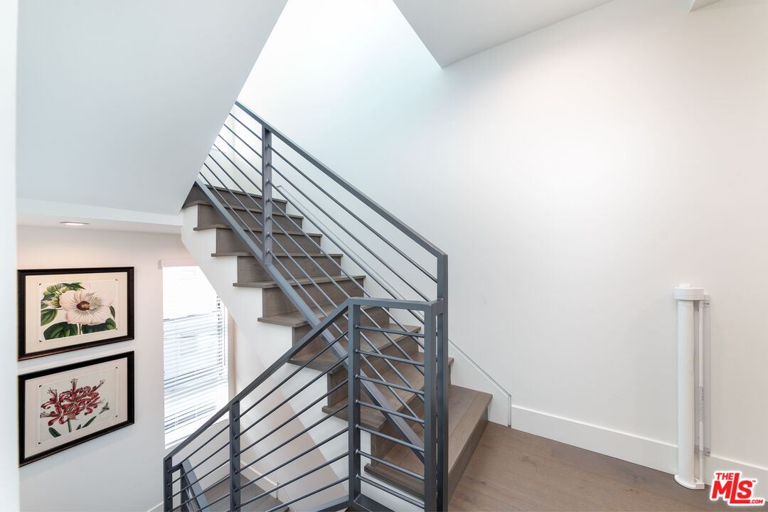 1951 Manning Avenue Los Angeles, CA 90025 - Photo 15 of 27 a view of entryway