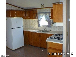4 Camelot Road Belpre, OH 45714 - Photo 2 of 3 Gallery Image 2