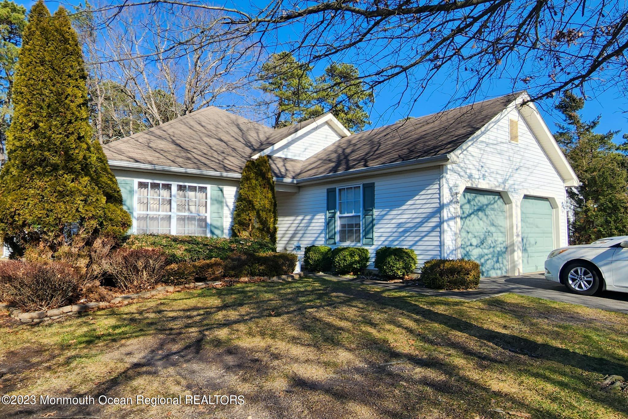 72 Clear Lake Road Whiting, NJ 08759 - Photo 5 of 27 01