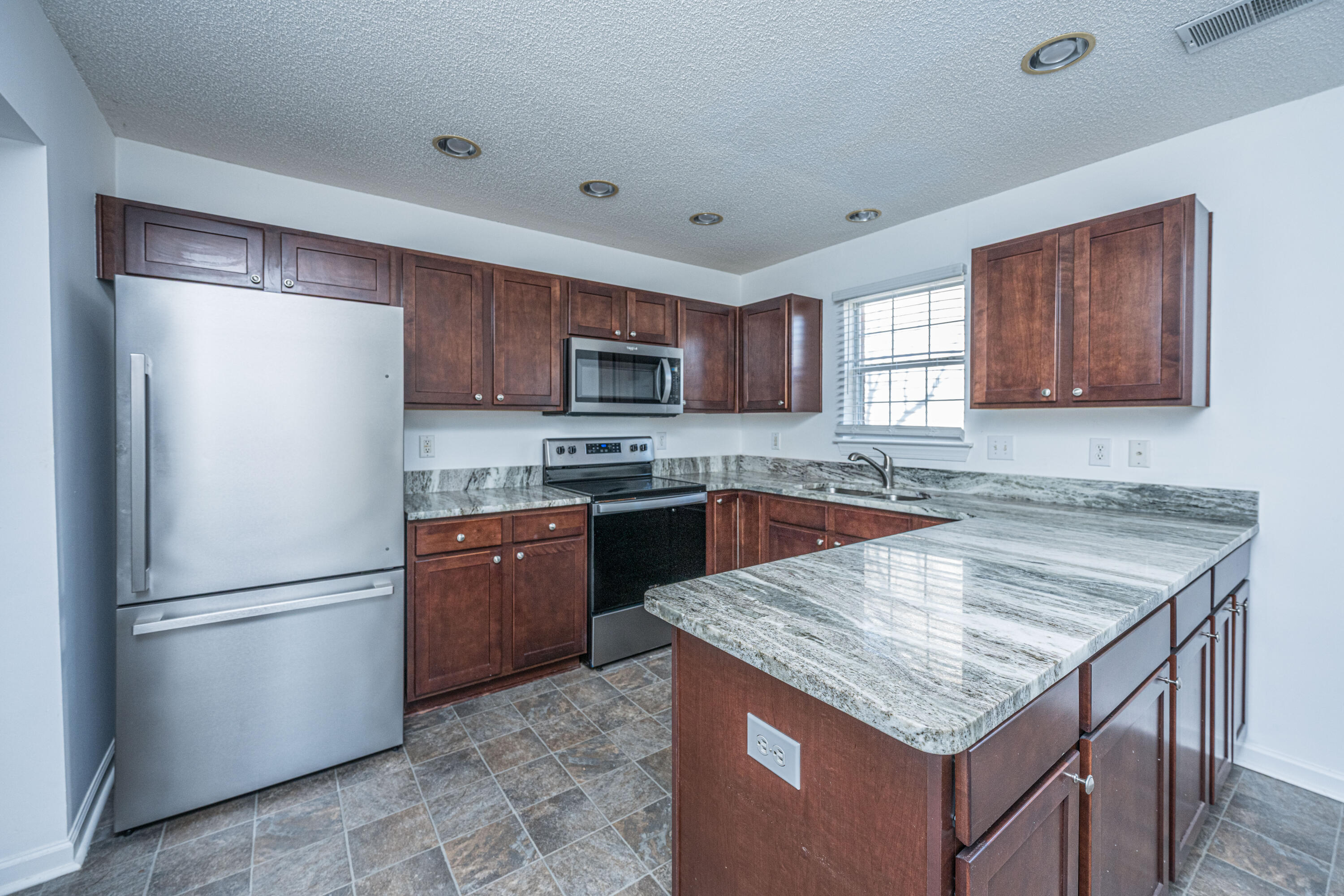 9237 Ayscough Road Summerville, SC 29485 - Photo 14 of 56 9237AyscoughRd018
