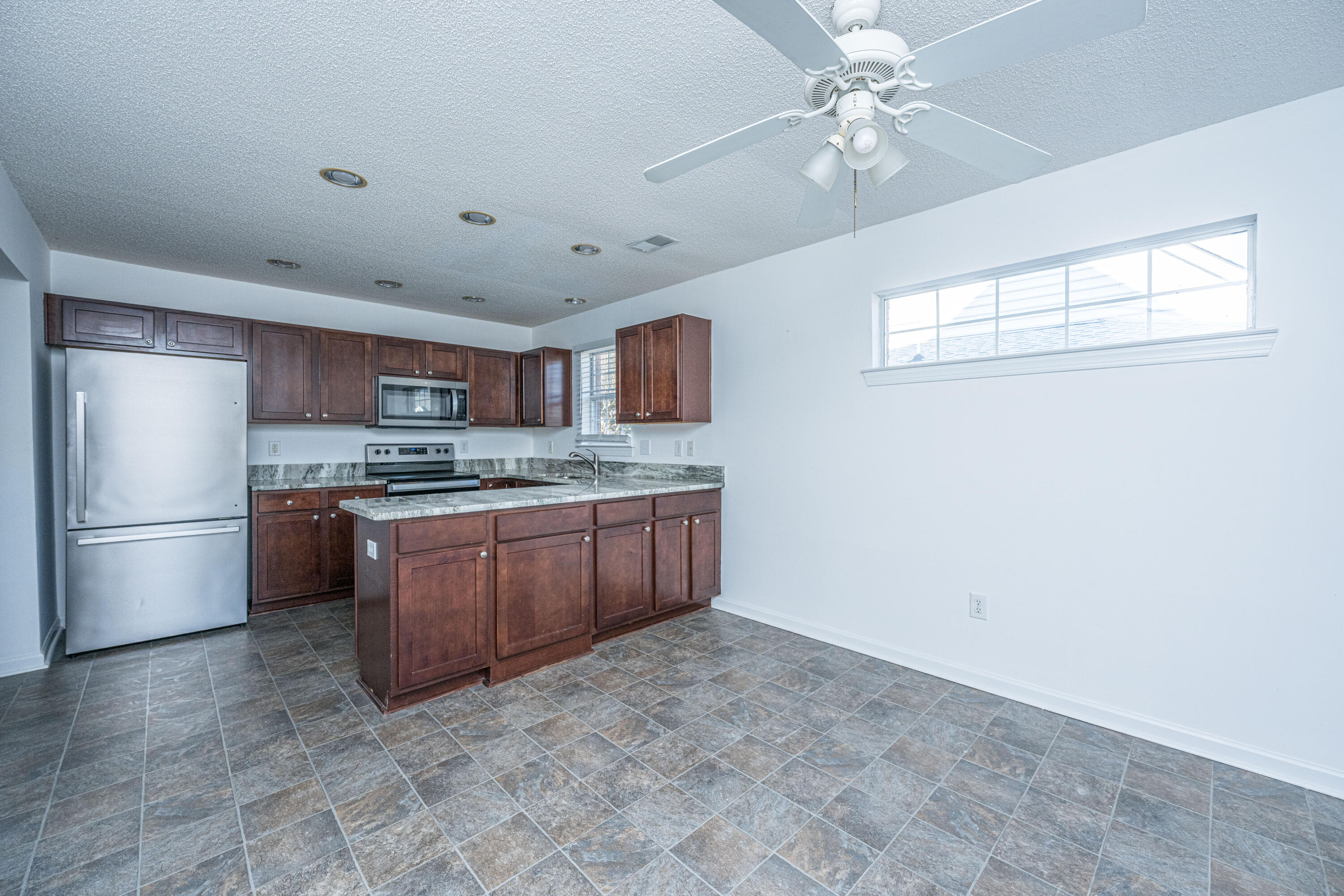 9237 Ayscough Road Summerville, SC 29485 - Photo 17 of 56 9237AyscoughRd020