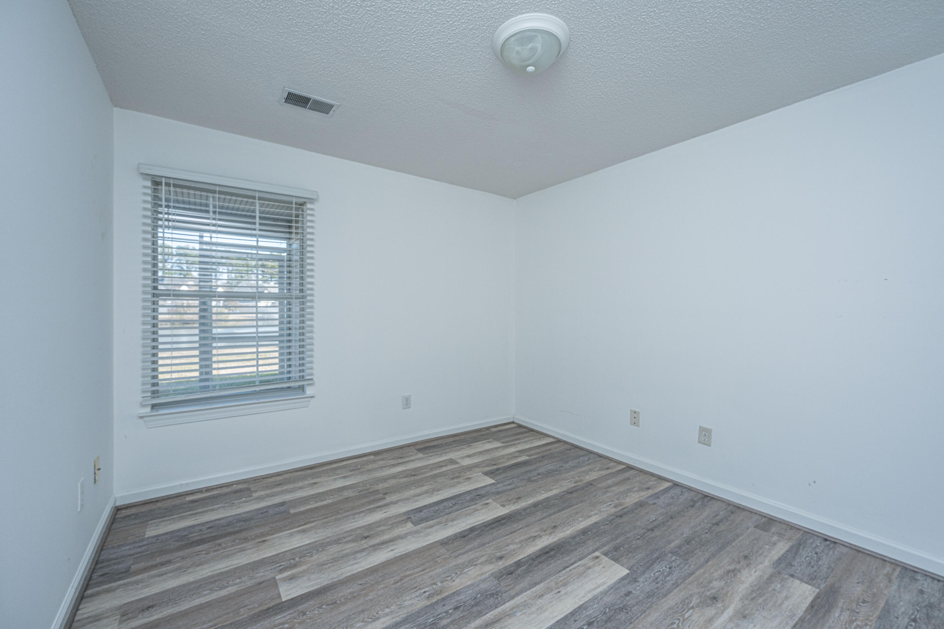 9237 Ayscough Road Summerville, SC 29485 - Photo 22 of 56 9237AyscoughRd025