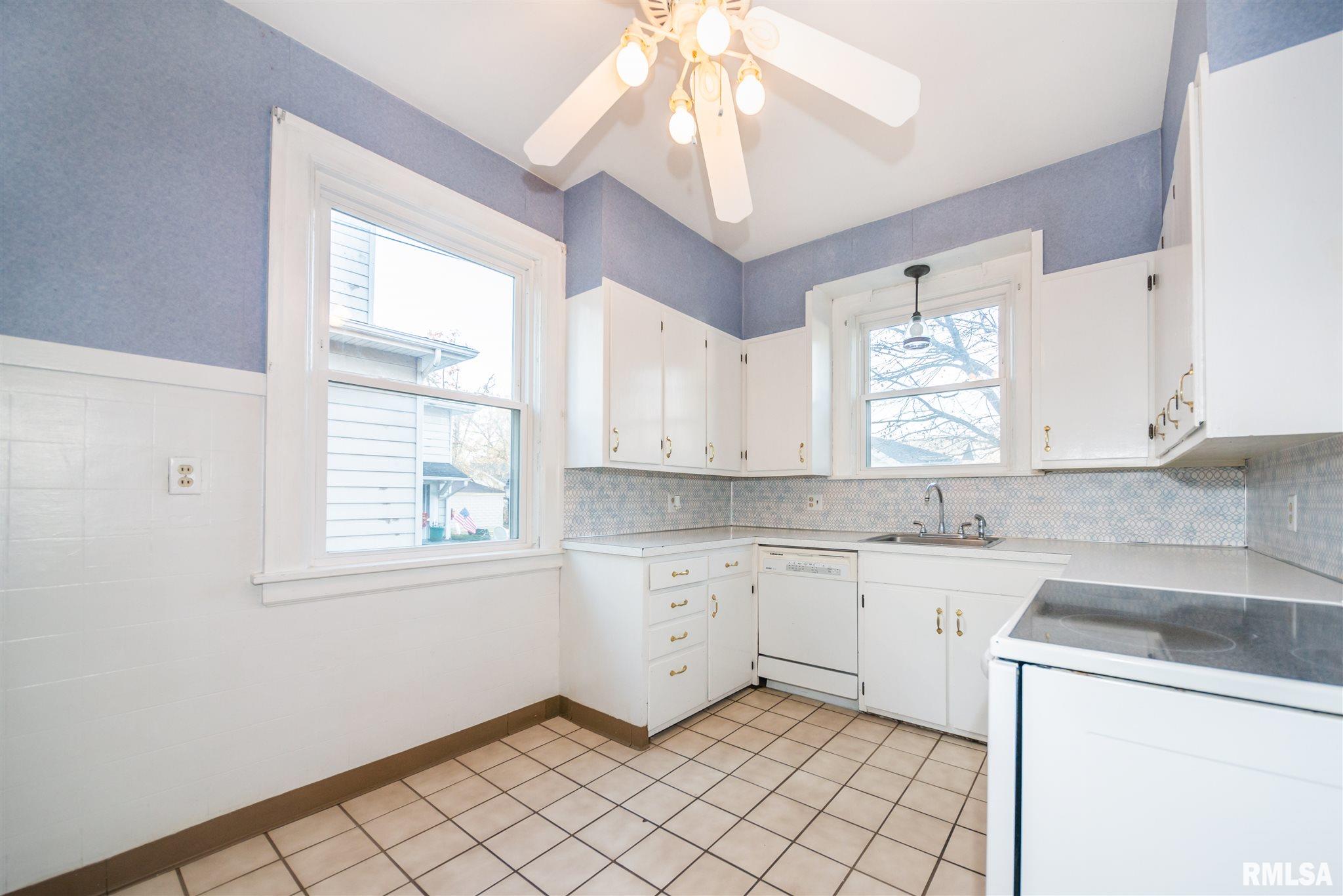 1018 Maple Street Mount Vernon, IL 62864 - Photo 17 of 36 Gallery Image 17