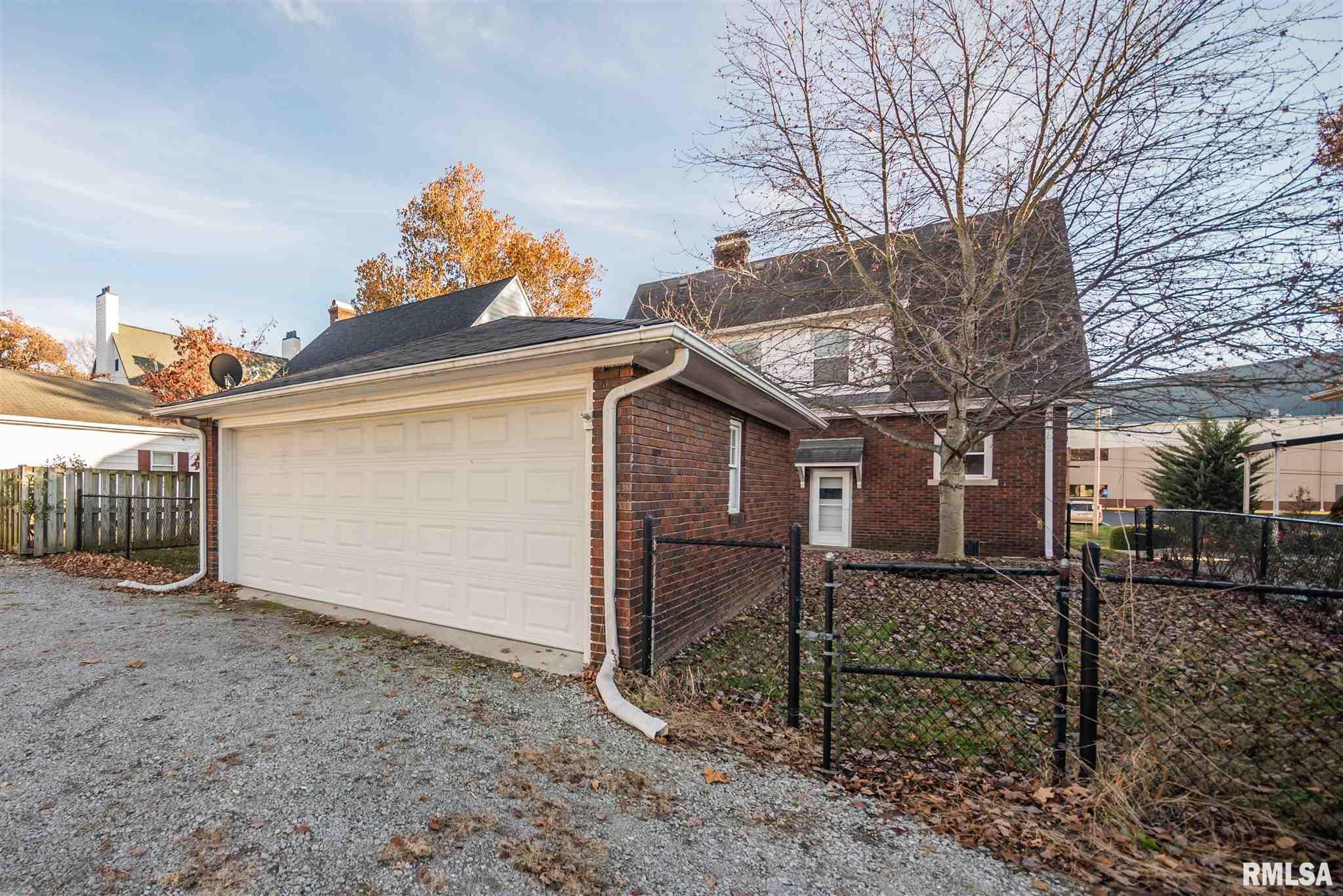 1018 Maple Street Mount Vernon, IL 62864 - Photo 8 of 36 Gallery Image 8