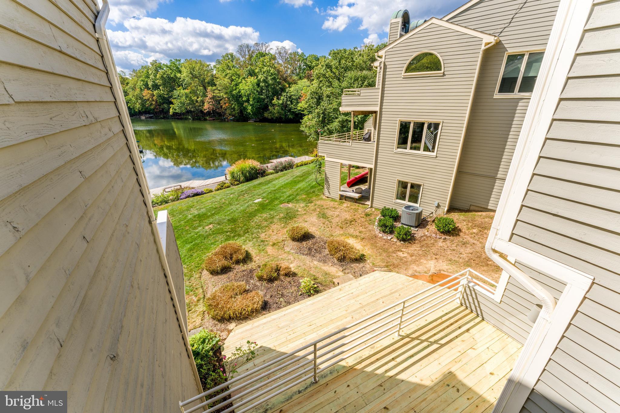 1933 Lakeport Way Reston, VA 20191 - Photo 40 of 57 Private primary deck