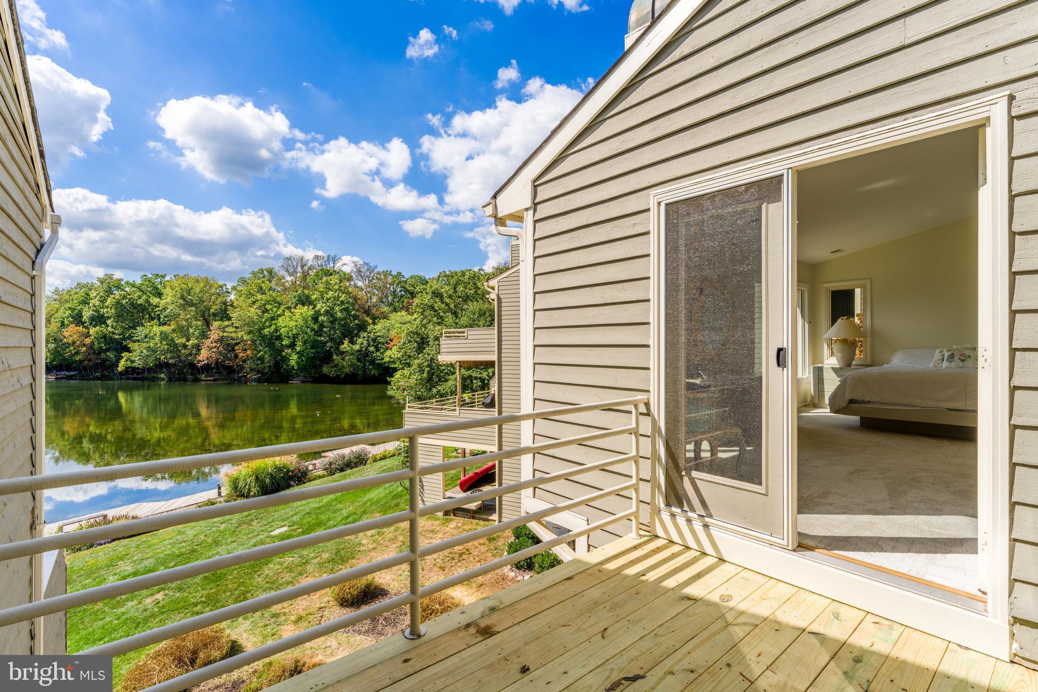 1933 Lakeport Way Reston, VA 20191 - Photo 41 of 57 a view of a balcony