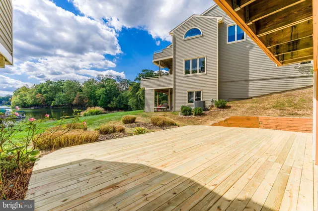 $1,150,000 | 1933 Lakeport Way, Reston, VA 20191