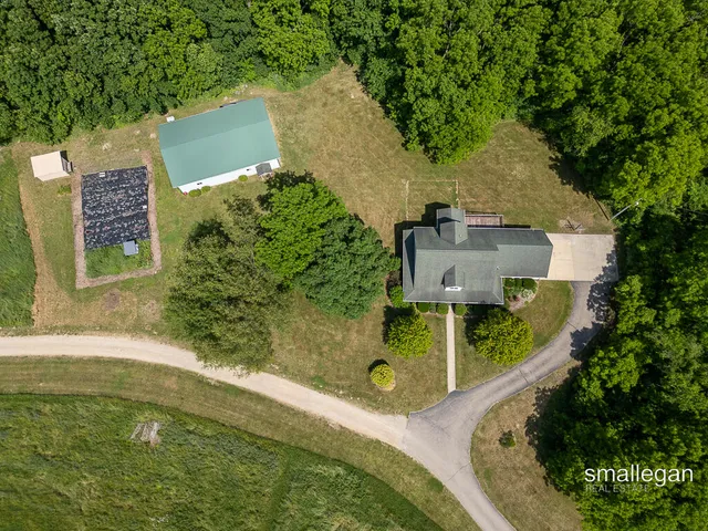 $729,900 | 3192 West Sisson Road, Freeport, MI 49325