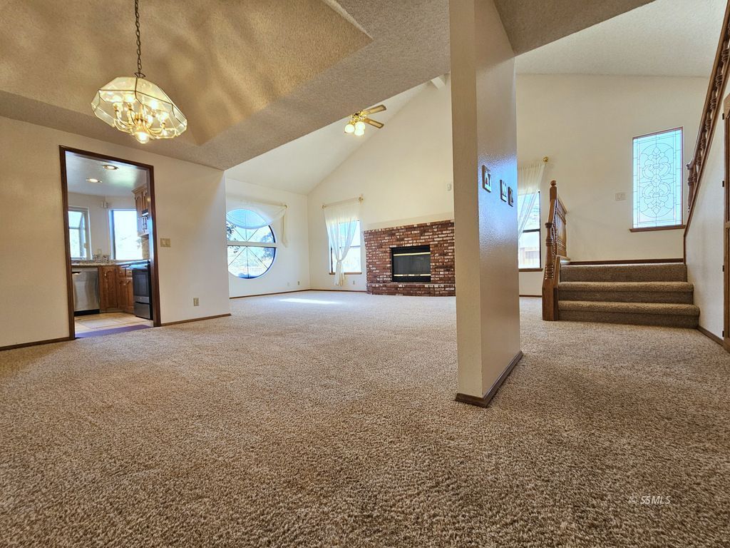 308 West Cielo Avenue Ridgecrest, CA 93555 - Photo 7 of 43