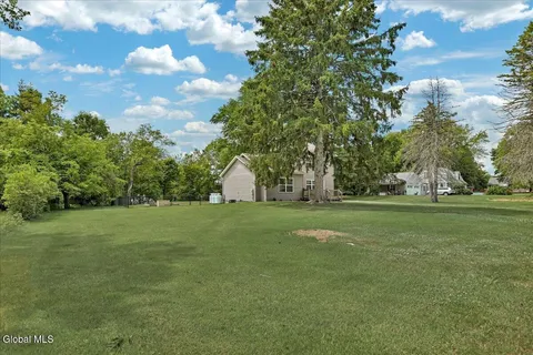 $375,000 | 5 Lake Hills Road, Brunswick, NY 12180