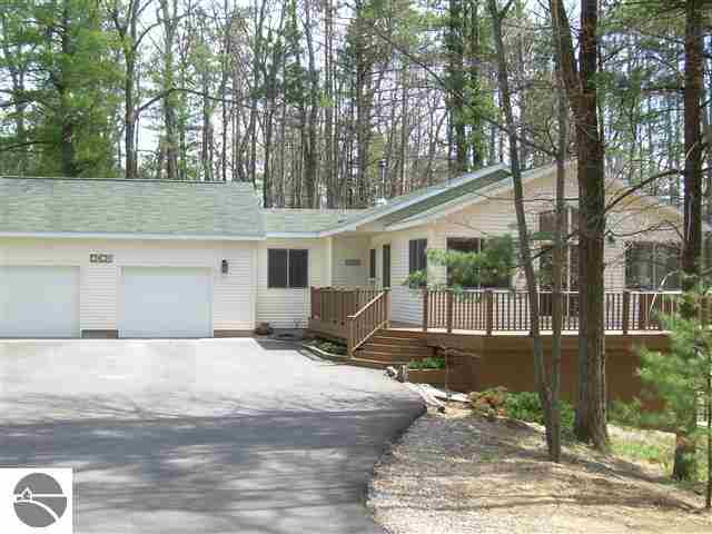 4040 Harolds Road Traverse City, MI 49696 - Photo 1 of 50 1744992.JPG