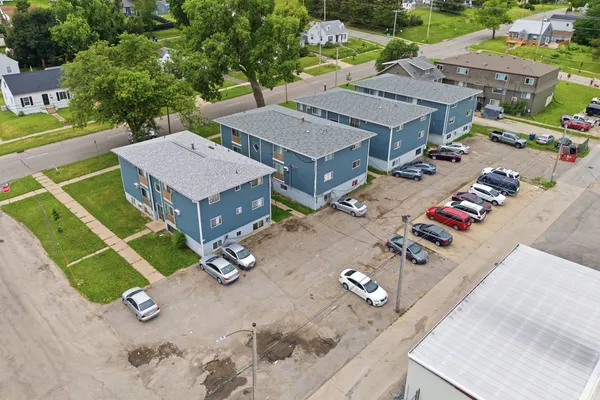 $1,900,000 | 806 15th Avenue Southwest, Cedar Rapids, IA 52404