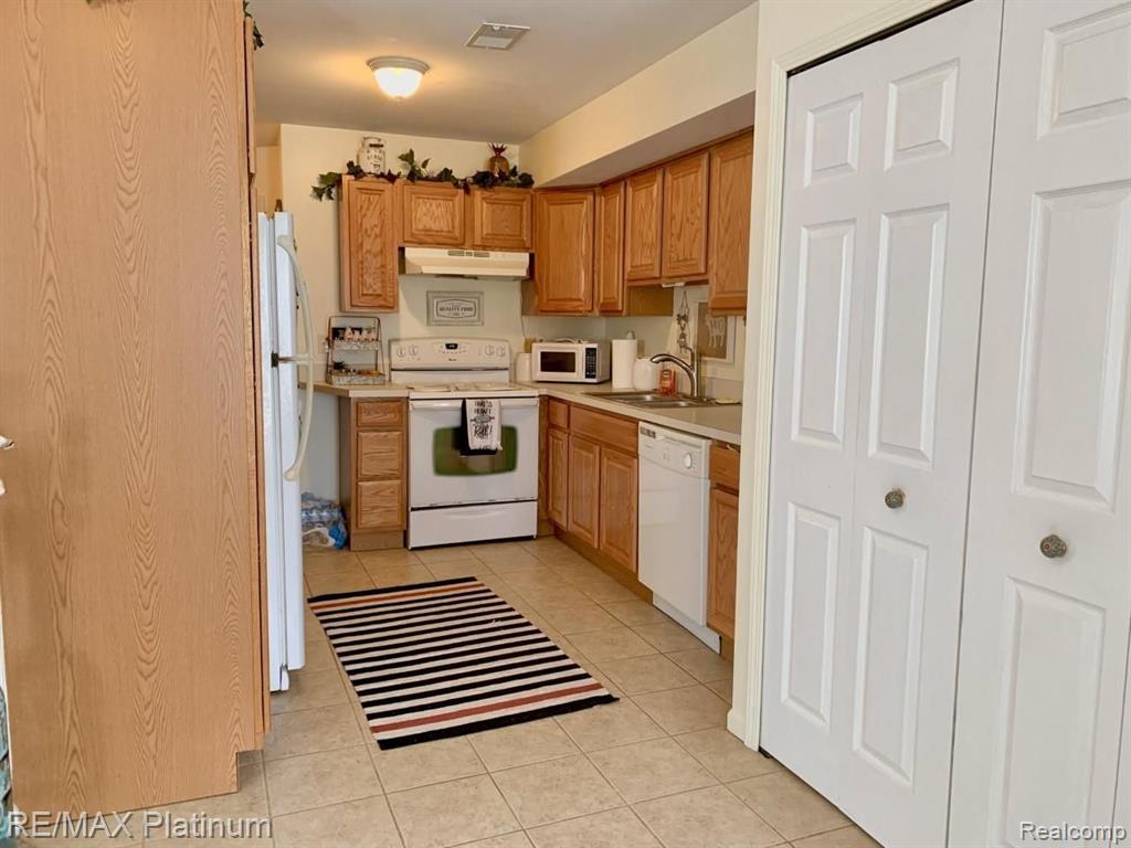 321 West Capac Road Imlay City, MI 48444 - Photo 7 of 18