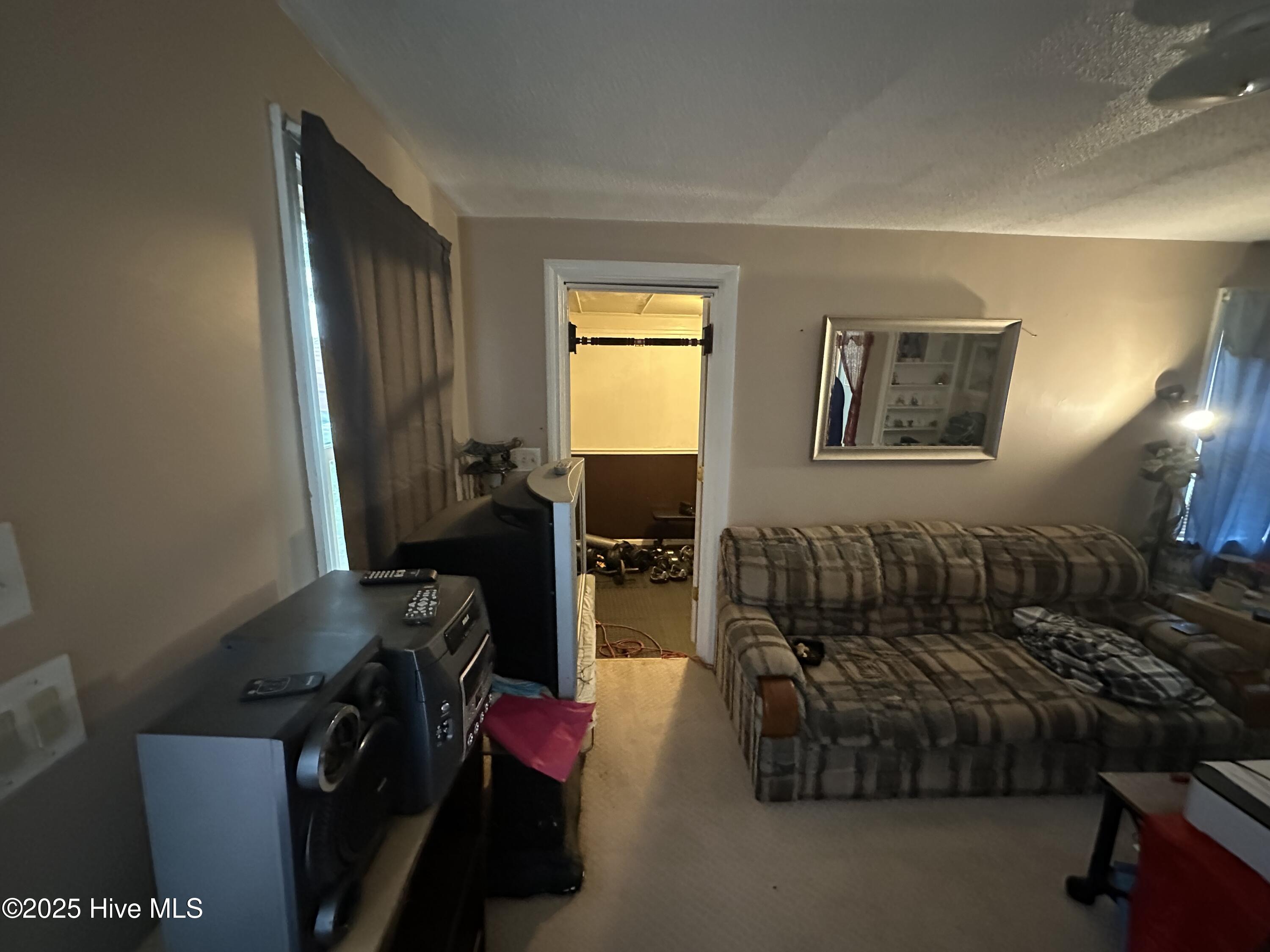 11 Glendale Road Jacksonville, NC 28540 - Photo 4 of 21 Living Room