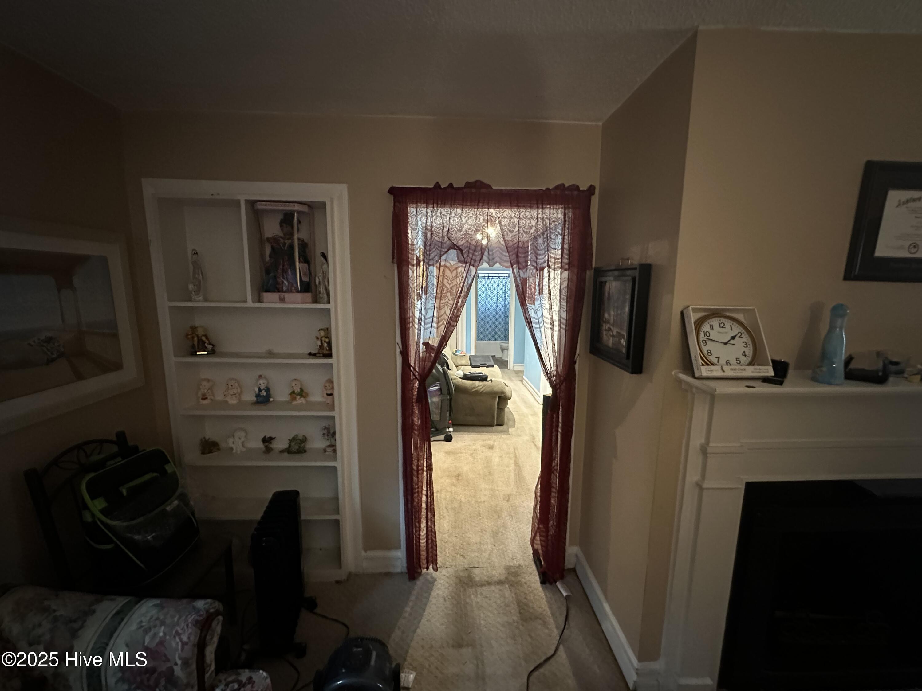 11 Glendale Road Jacksonville, NC 28540 - Photo 6 of 21 Living Room to Hallway