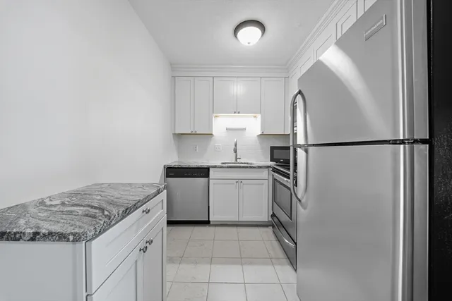 $1,900 | 808 Willard Street, Unit F11, Quincy, MA 02169