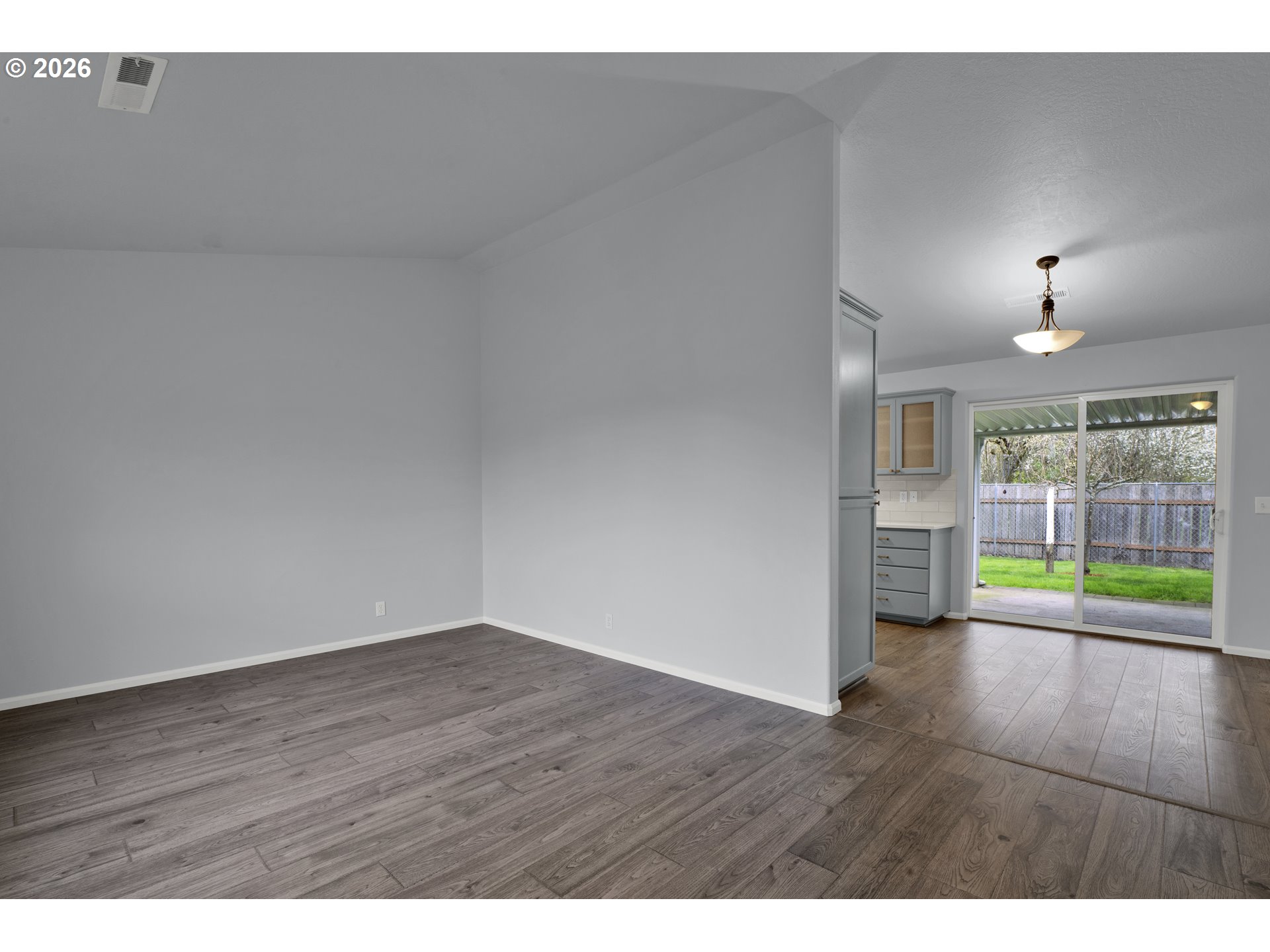 340 54th Street Springfield, OR 97478 - Photo 5 of 33 a view of an empty room with a window