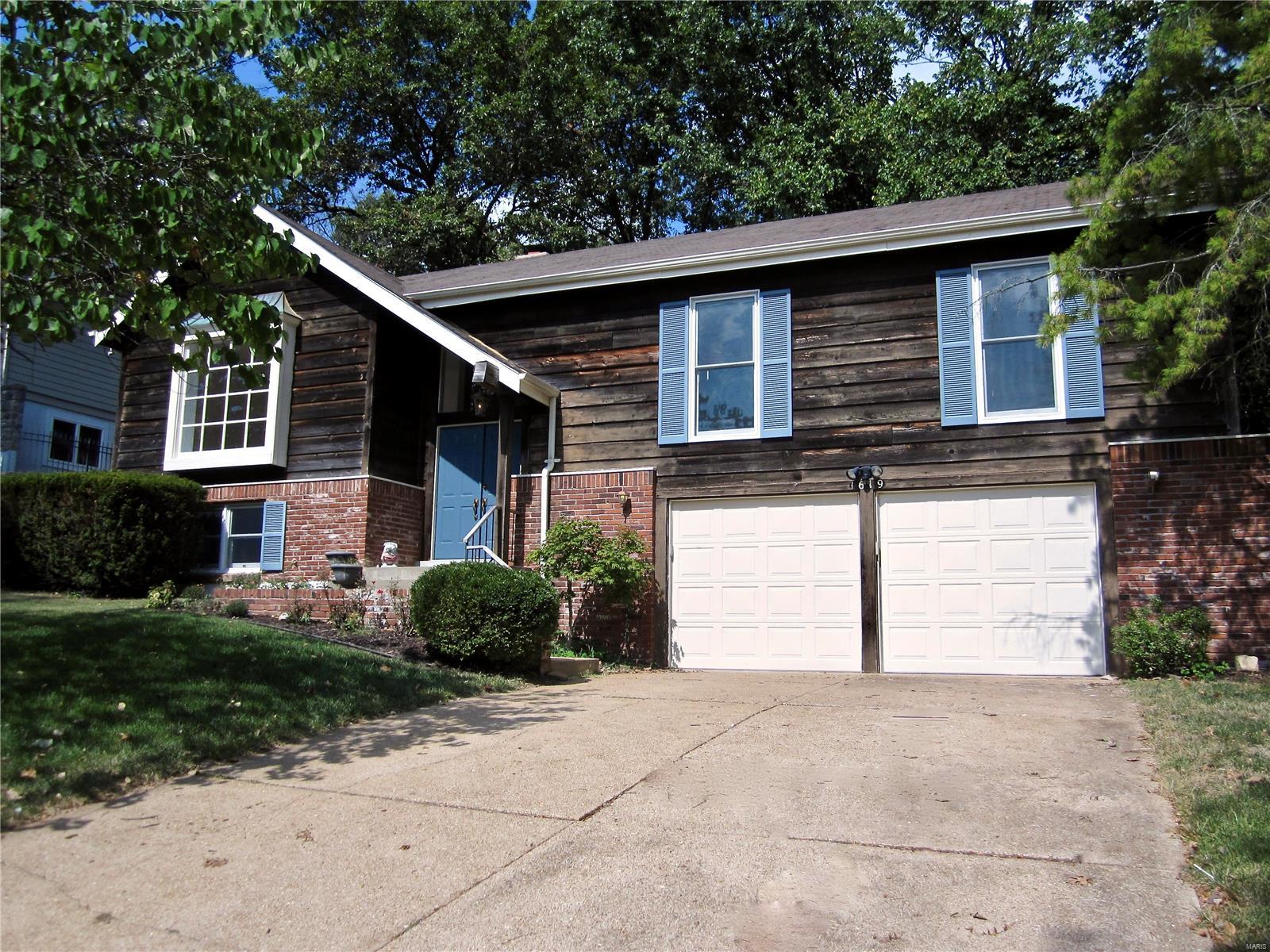 1619 Forestview Ridge Lane Ballwin, MO 63021 - Photo 2 of 41 Gallery Image 2