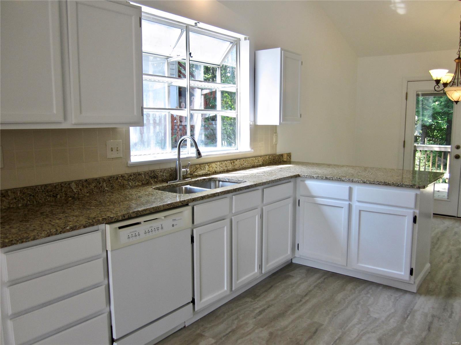 1619 Forestview Ridge Lane Ballwin, MO 63021 - Photo 12 of 41 Gallery Image 12