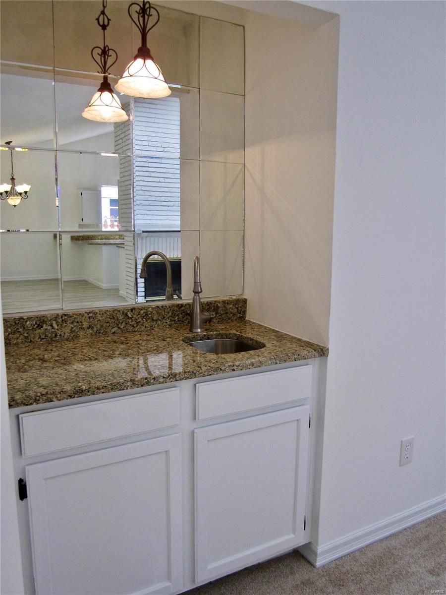 1619 Forestview Ridge Lane Ballwin, MO 63021 - Photo 7 of 41 Gallery Image 7