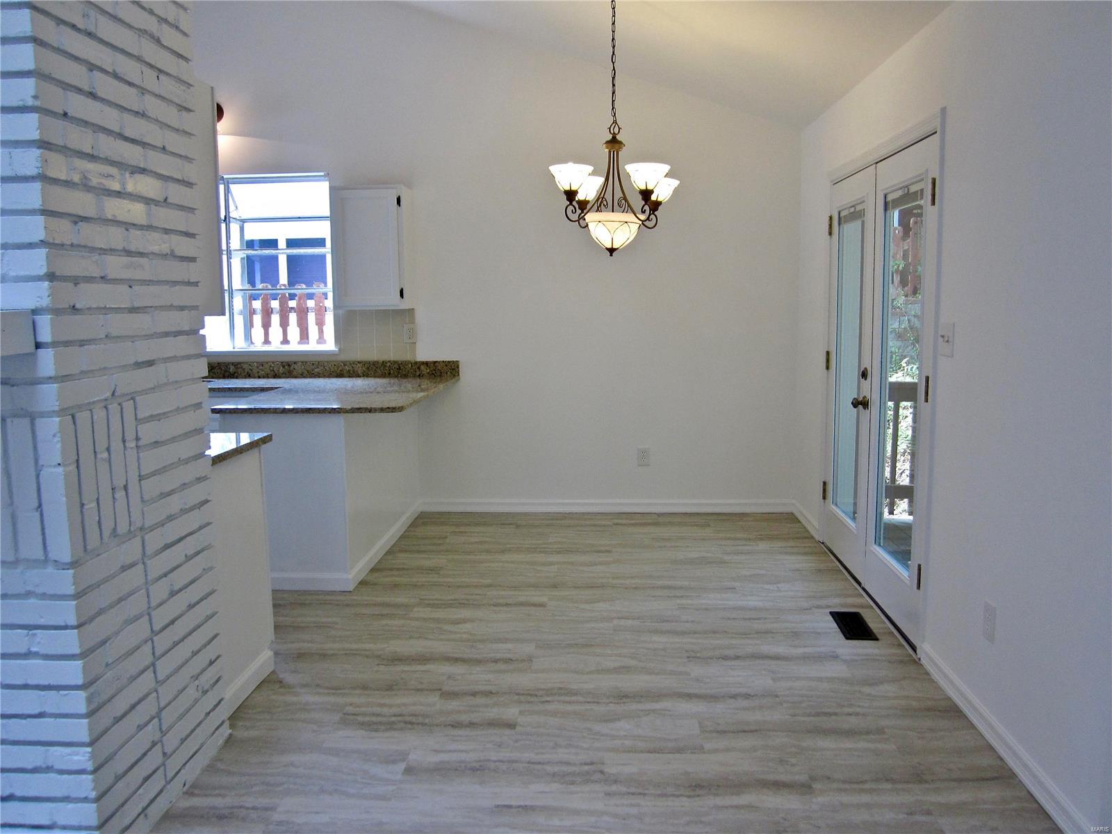 1619 Forestview Ridge Lane Ballwin, MO 63021 - Photo 8 of 41 Gallery Image 8
