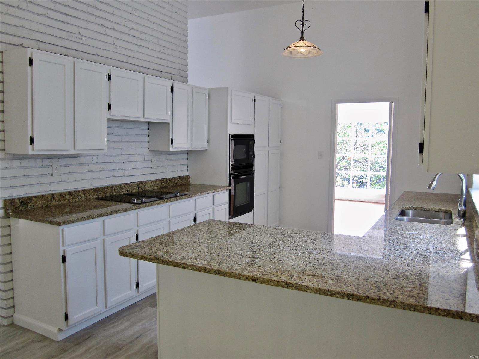 1619 Forestview Ridge Lane Ballwin, MO 63021 - Photo 9 of 41 Gallery Image 9