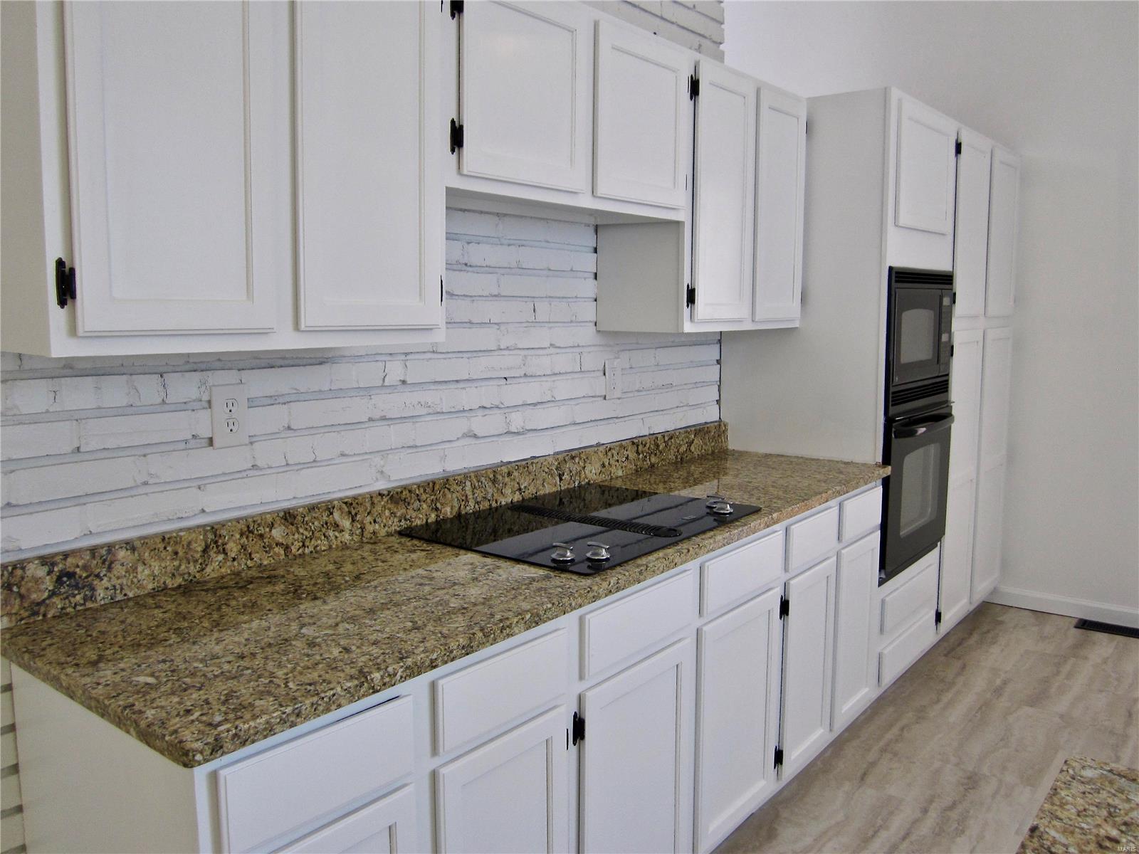 1619 Forestview Ridge Lane Ballwin, MO 63021 - Photo 10 of 41 Gallery Image 10