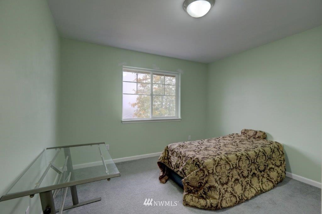 324 Powell Avenue Southwest Renton, WA 98057 - Photo 13 of 23