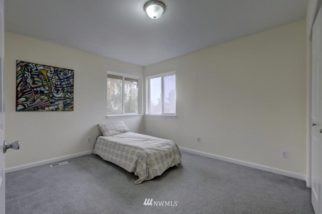 324 Powell Avenue Southwest Renton, WA 98057 - Photo 14 of 23