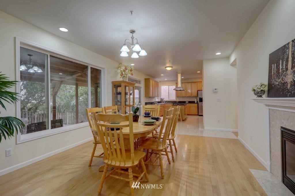 324 Powell Avenue Southwest Renton, WA 98057 - Photo 7 of 23