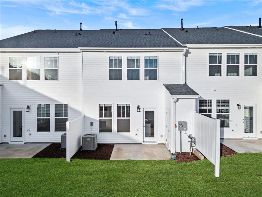 442 Hazelcote Road Greenville, SC 29611 - Photo 3 of 28 Gallery Image 3