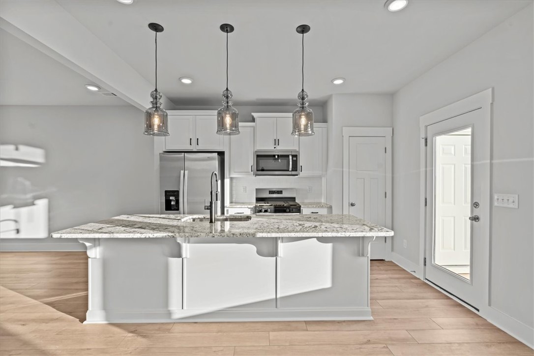 442 Hazelcote Road Greenville, SC 29611 - Photo 6 of 28 Gallery Image 6