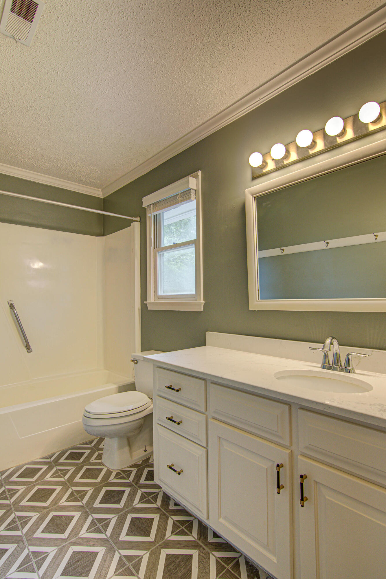 2315 Treetop Lane Sumter, SC 29154 - Photo 24 of 44 2315 Treetop-28