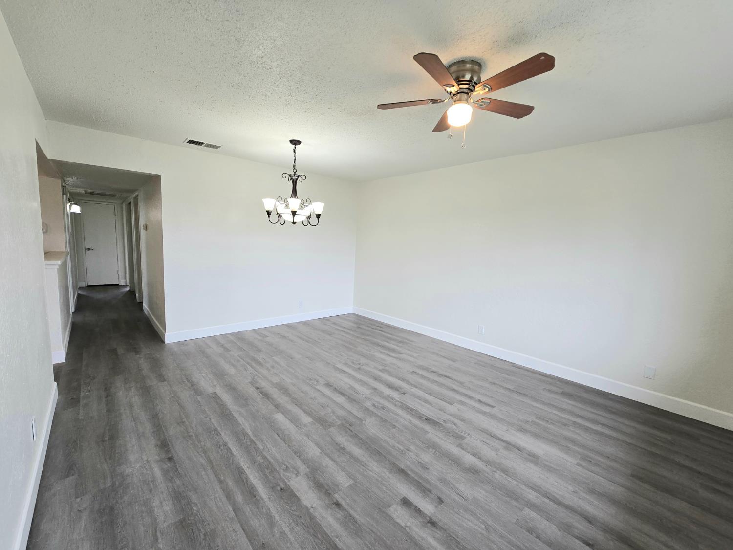 424 West Rialto Avenue Clovis, CA 93612 - Photo 2 of 20 Living Room 1 of 3 photos