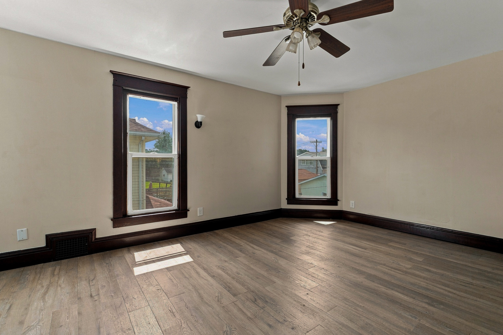 1819 15th Street Moline, IL 61265 - Photo 16 of 31 Gallery Image 16
