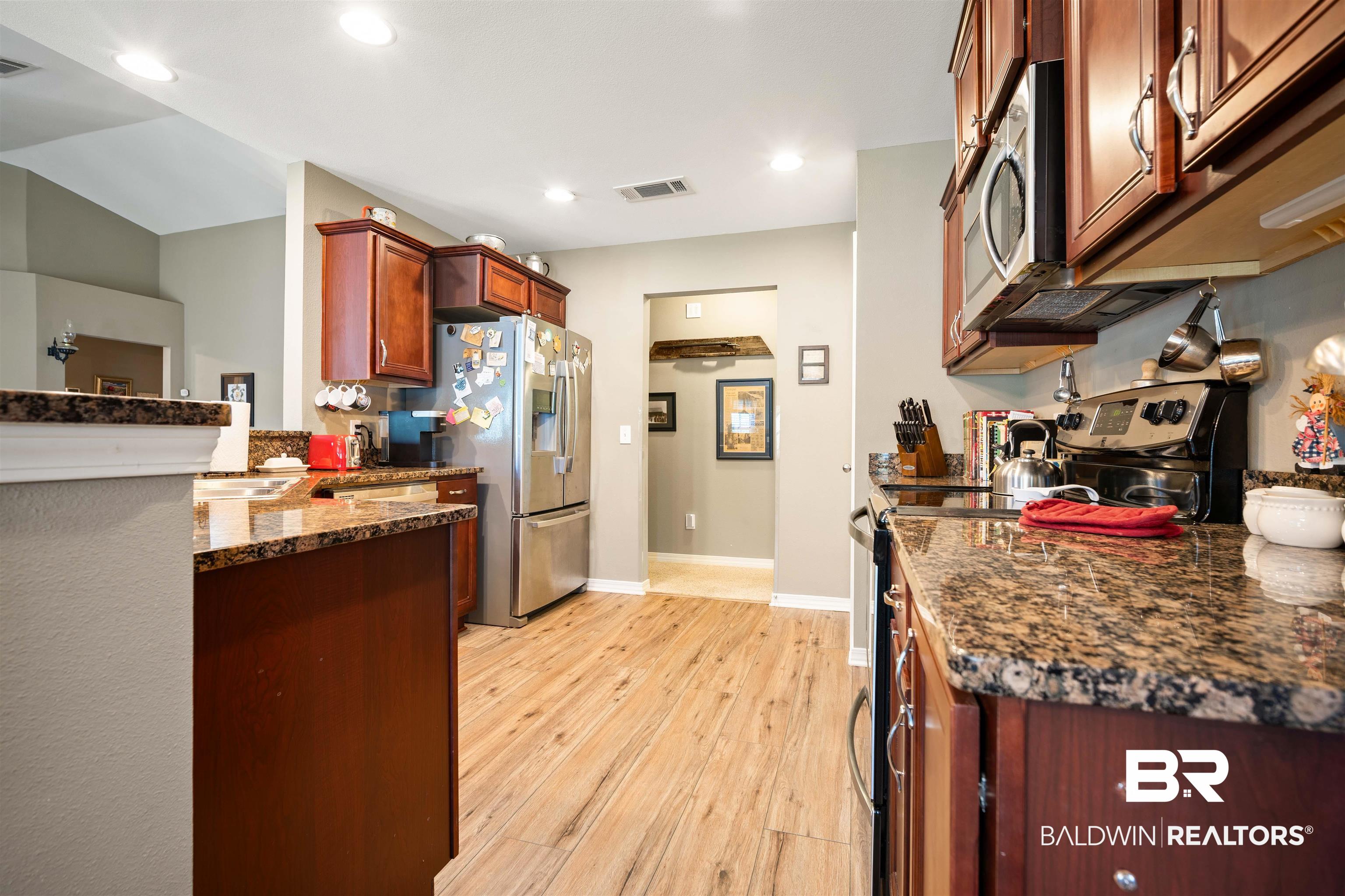 15405 Hearthstone Drive Foley, AL 36535 - Photo 7 of 31 Kitchen