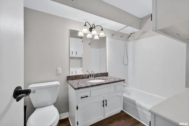 $125,000 | 1800 7th Street, Unit 8C, East Moline, IL 61244