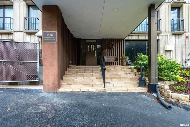 $125,000 | 1800 7th Street, Unit 8C, East Moline, IL 61244