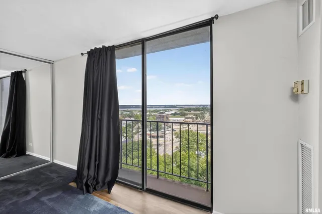 $125,000 | 1800 7th Street, Unit 8C, East Moline, IL 61244