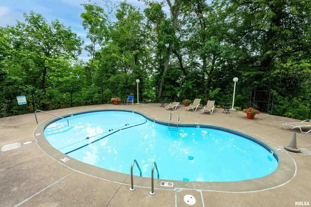 $125,000 | 1800 7th Street, Unit 8C, East Moline, IL 61244