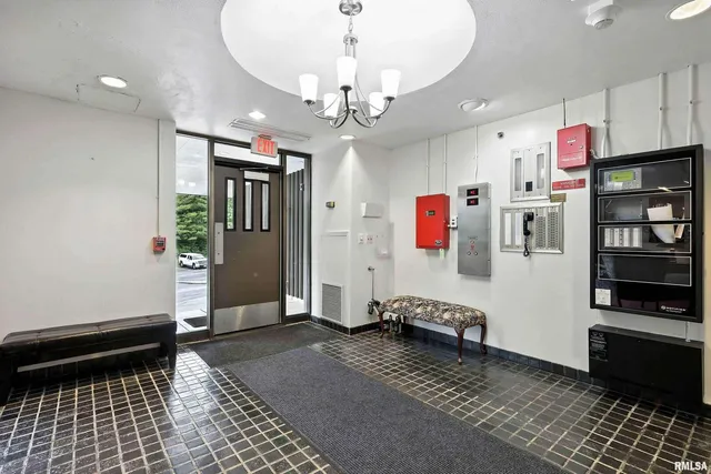 $125,000 | 1800 7th Street, Unit 8C, East Moline, IL 61244