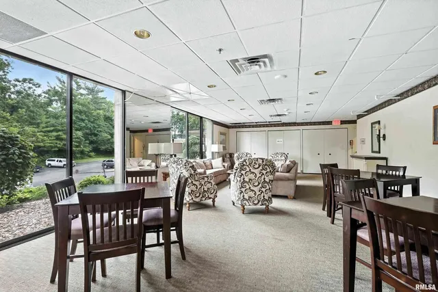 $125,000 | 1800 7th Street, Unit 8C, East Moline, IL 61244