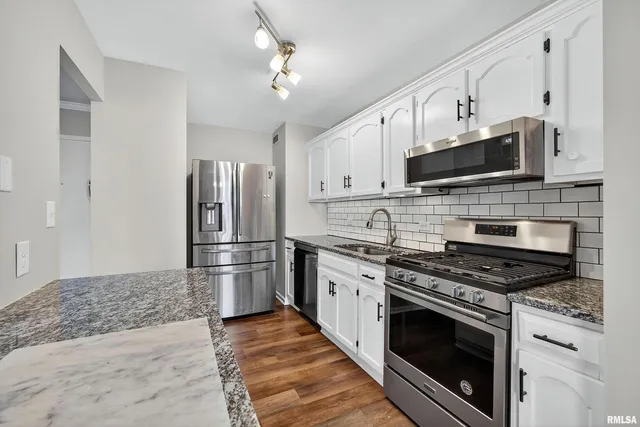 $125,000 | 1800 7th Street, Unit 8C, East Moline, IL 61244