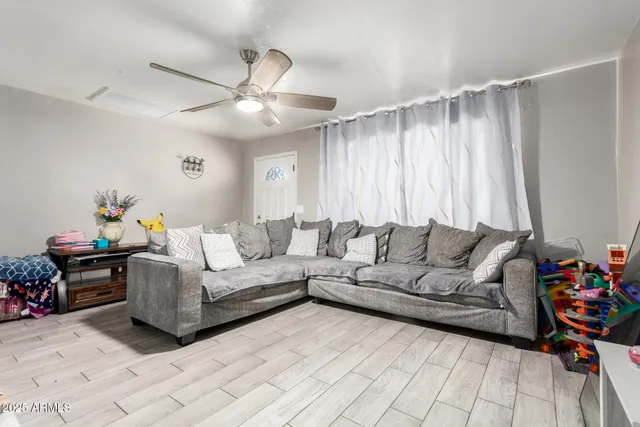 $339,900 | 12814 North 29th Drive, Phoenix, AZ 85029