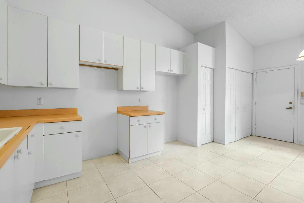 6249 Petunia Road Delray Beach, FL 33484 - Photo 2 of 31 tempImage8PmnLP